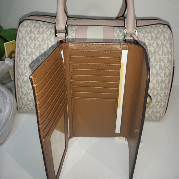 🌺MICHAEL KORS🌺 Bedford Legacy MD Duffle Sarchel/Shoulder Bag  & Trifold wallet - Picture 14 of 15